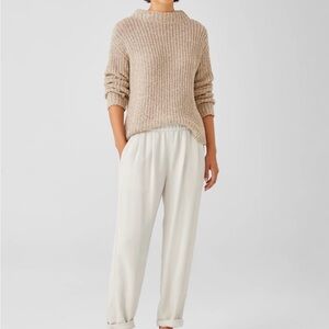*NWT* Eileen Fisher Soft Twill Pleated Tapered Pant
- Size M - Bone / Cream